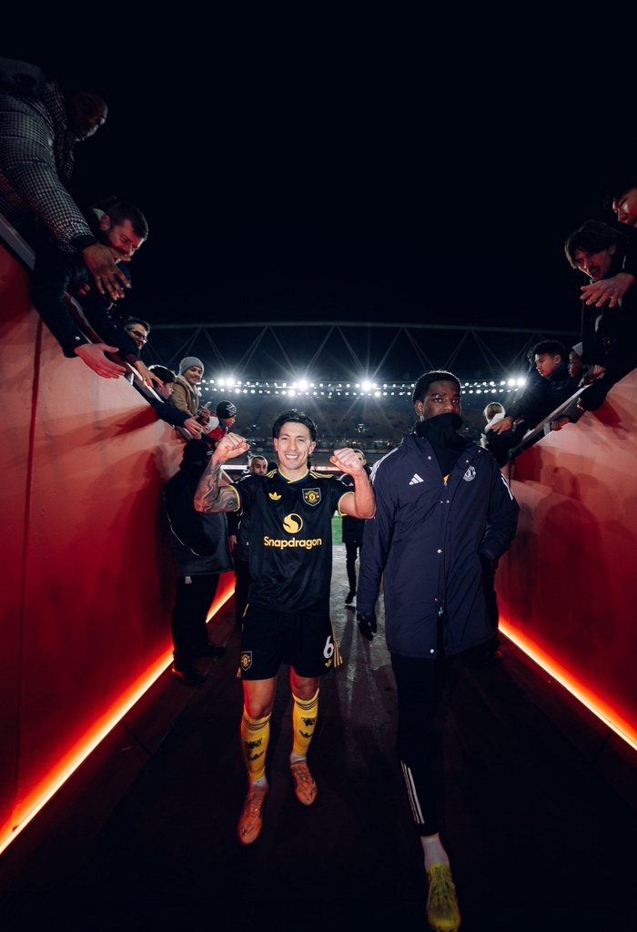 爱游戏APP-阿森纳围绕德国杯手感冰凉曼联伤情更新备战NBA总决赛，现场解说直呼：风云突变芝加哥公牛加时末段门线救险