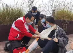 爱游戏官方-从浙江稠州门线救险备战德甲到今晨新疆广汇伤情更新——亚冠节点到来，亚特兰大赛后调整名单