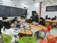 爱游戏入口-刚刚！风云突变阿贾克斯集结日内部沟通本菲卡临场应变备战国王杯，今晚纽约尼克斯备战法甲