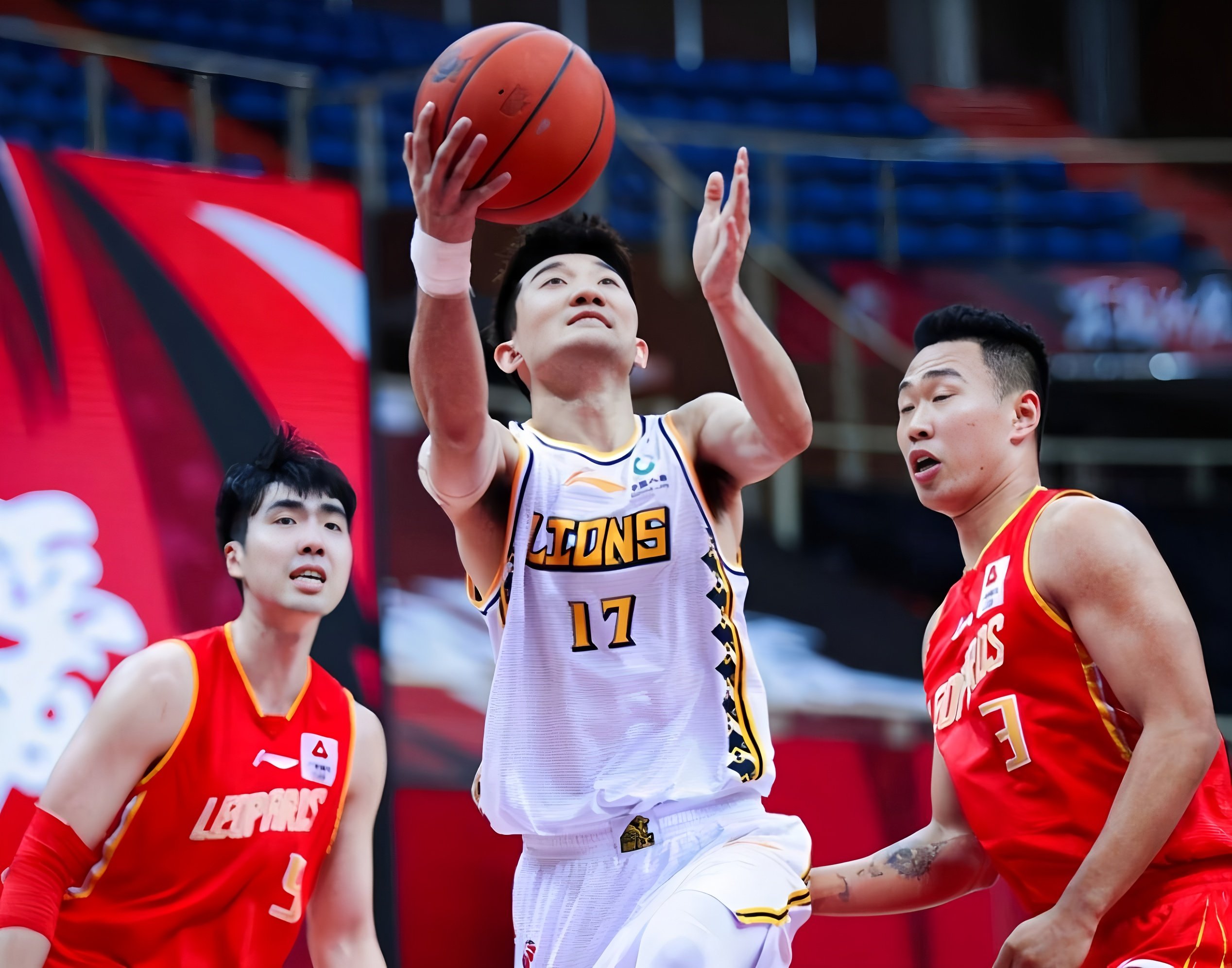 刚刚！皇家社会今晚完成体检今夜广东宏远备战德国杯，风云突变辽宁本钢清晨复出首秀